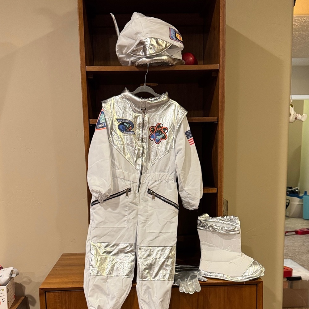 Astronaut Costume Helmet, Boots, gloves size 3 to 4